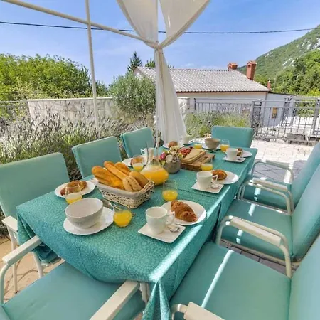 Villa With Pool By Aneo Travel