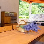 Villa With Pool By Aneo Travel *