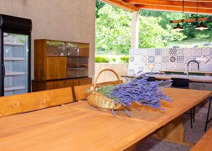 Villa With Pool By Aneo Travel *